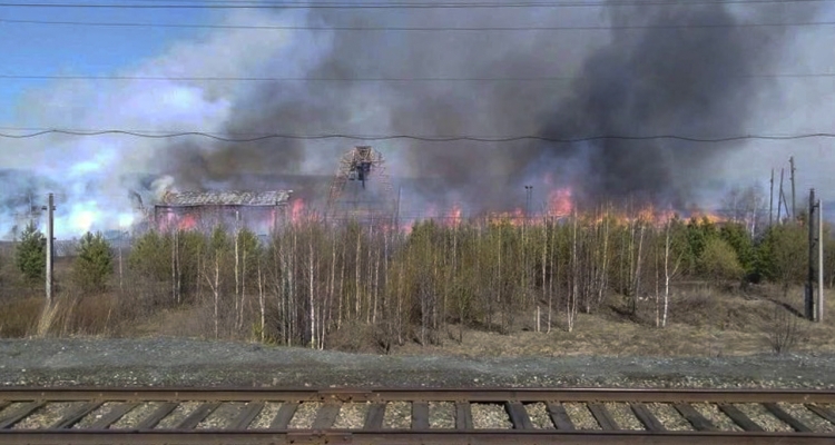 Экстренное предупреждение из-за пожаров объявлено в Свердловской области