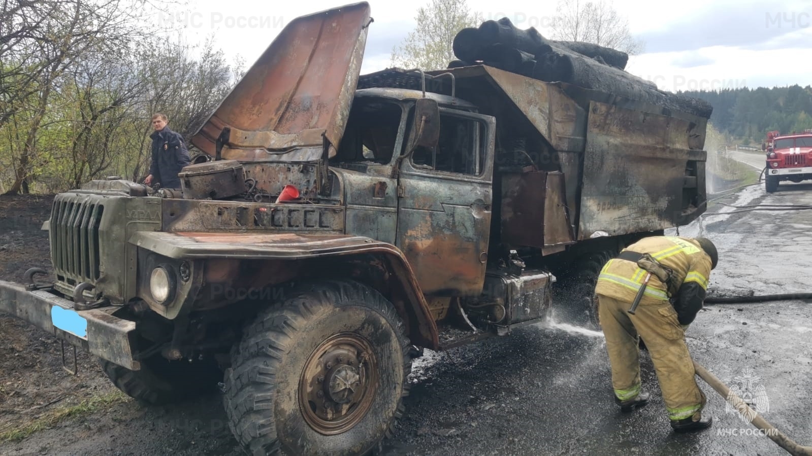 Под Первоуральском сгорел грузовой автомобиль