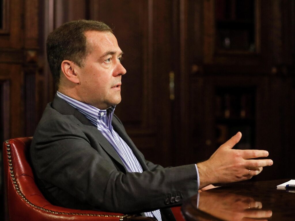 Медведев: смерть Зеленского может быть такой же, как у Гитлера