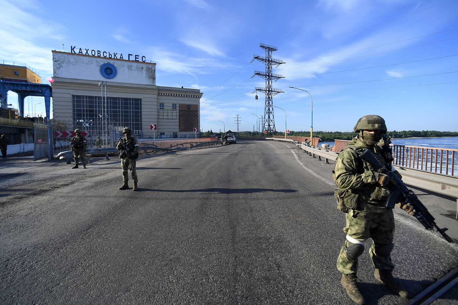 Российские военные на берегу Каховского водохранилища готовятся отражать атаки ВСУ