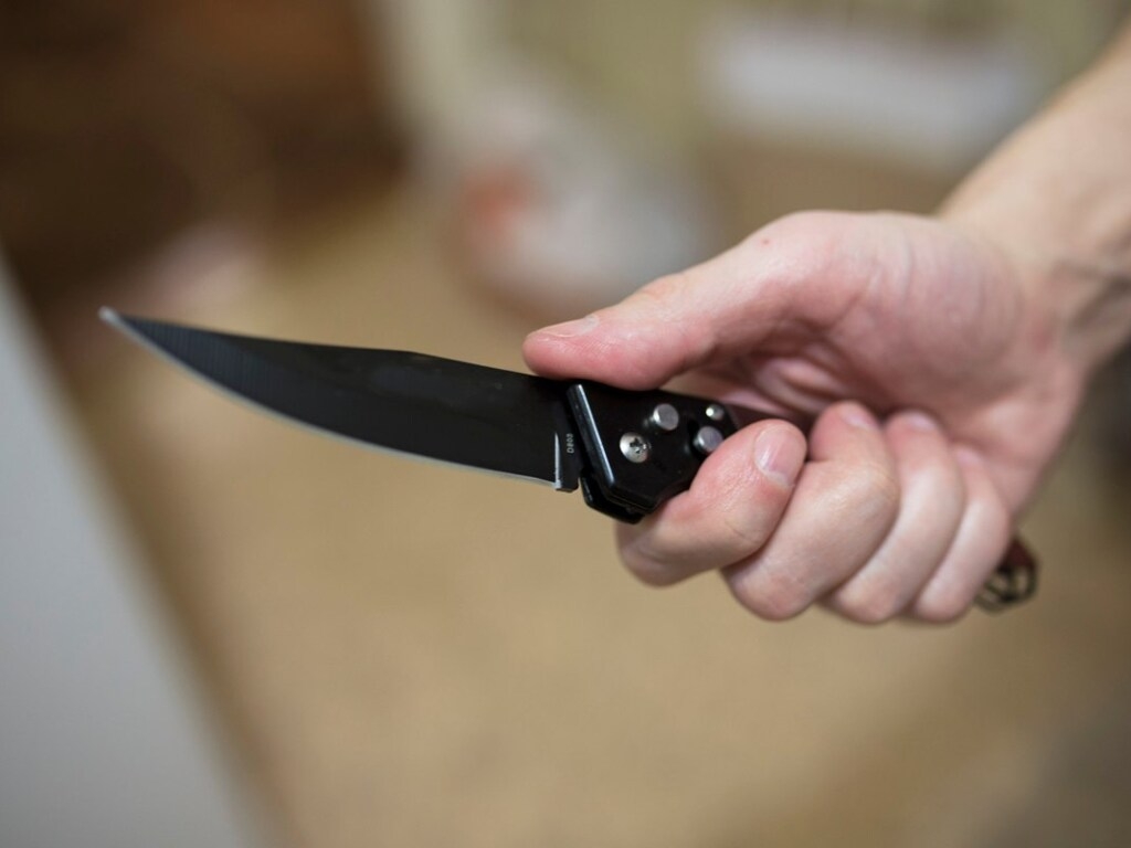 Школьник из Подмосковья без причины ударил ровесника ножом