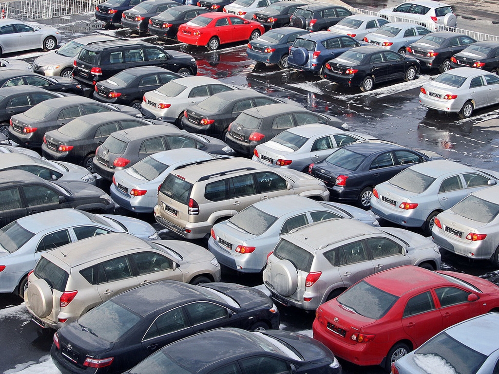 В России средняя цена автомобиля с пробегом снизилась на 6,4% в первом квартале 2023 года