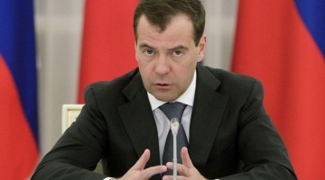 Медведев призвал устранить Зеленского в ответ на атаку Кремля