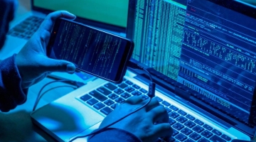 Минцифры: «белые хакеры» нашли на «Госуслугах» 34 уязвимости за три месяца
