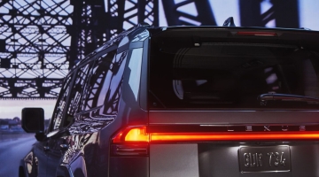 Lexus показал фото нового внедорожника GX и назвал дату его дебюта