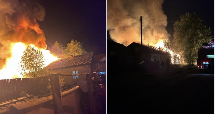 В посёлке Билимбай сгорел дом на две семьи