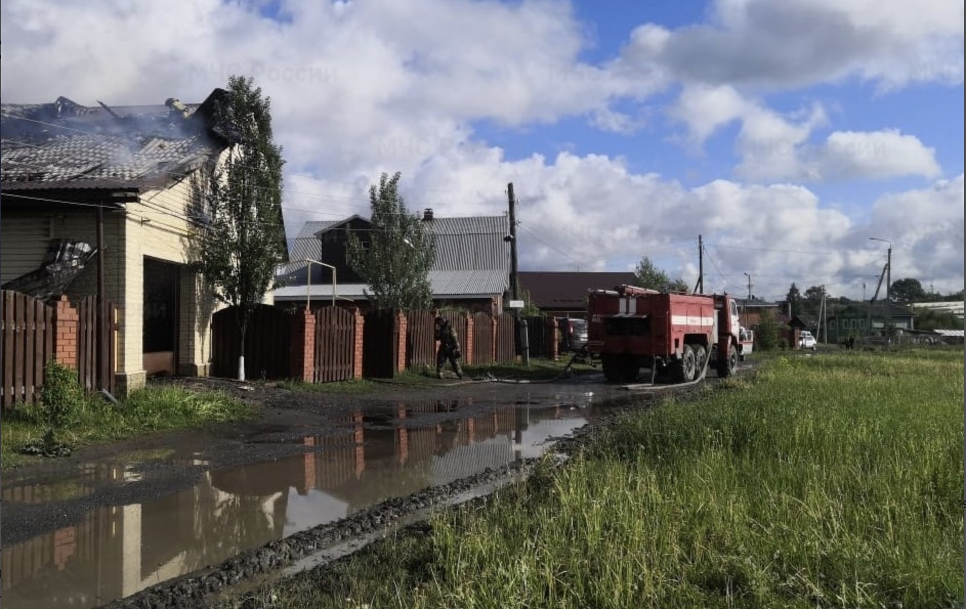 В Первоуральске сгорел очередной частный жилой дом