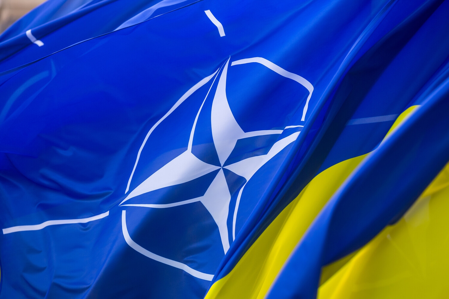 Байден заявил, что Украине не стоит рассчитывать на скорое членство в НАТО
