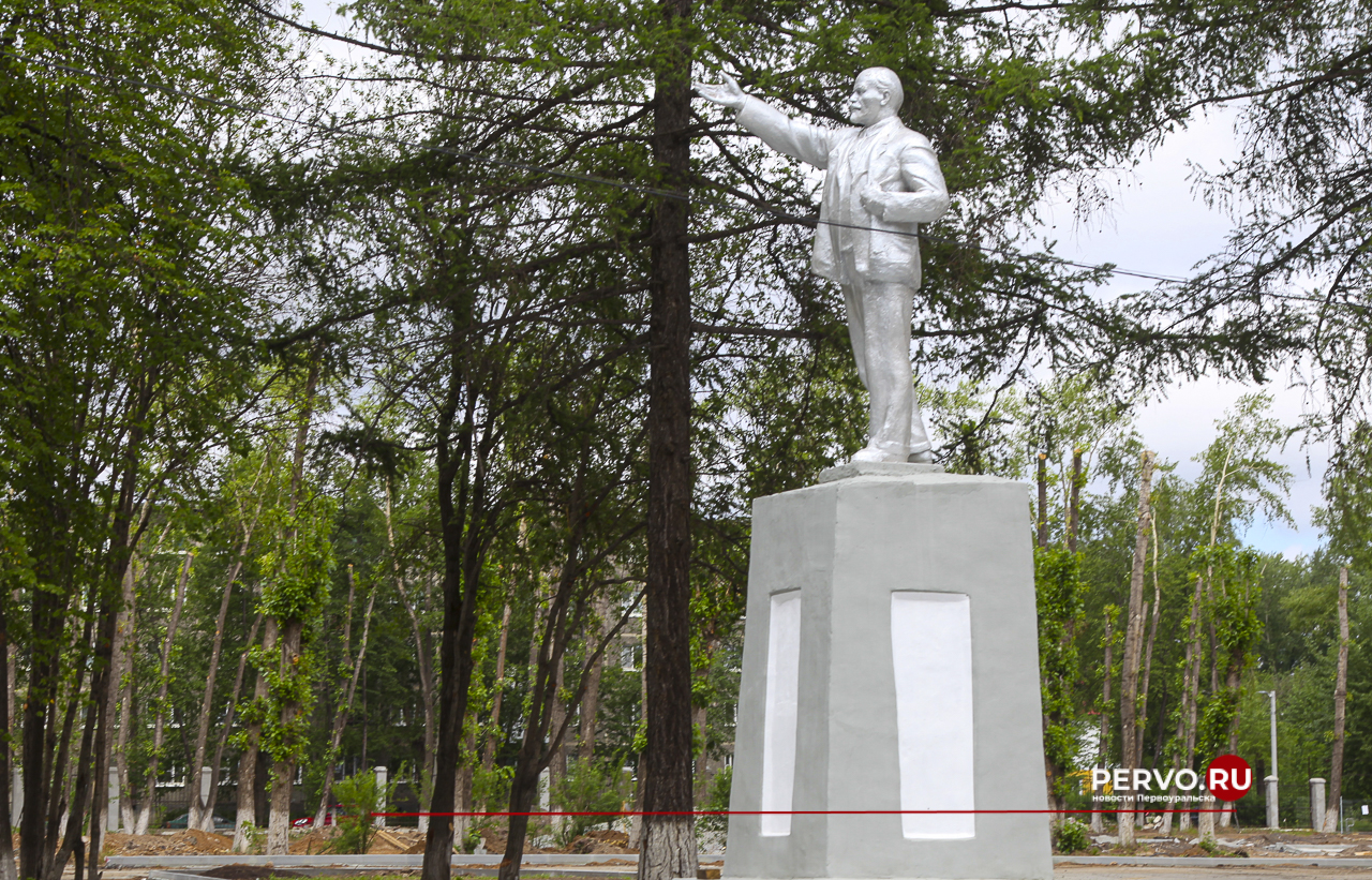 Реставрация памятника вождю мирового пролетариата подходит к завершению
