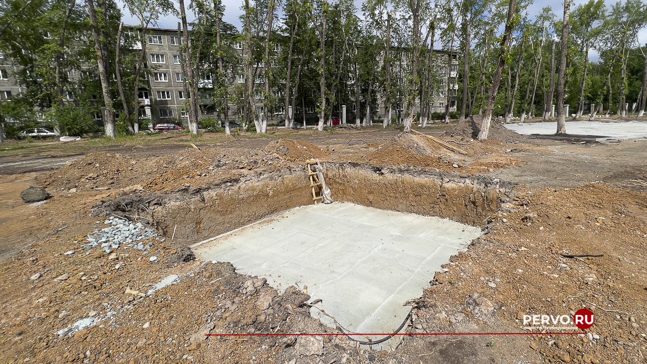 В Первоуральске в микрорайоне Хромпик проходит реконструкция парка ДК имени Ленина