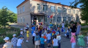 В Челябинске не заметившего пропажу ребенка воспитателя отстранили от работы