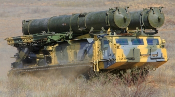 Мантуров рассказал, какие ракеты могут сбить только российские системы ПВО