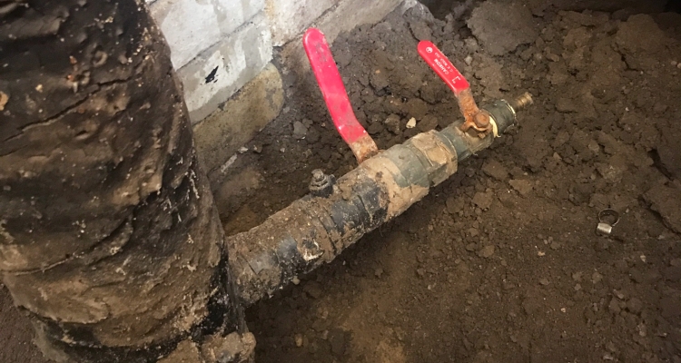 Житель Первоуральска сделал врезку в газопровод и попался