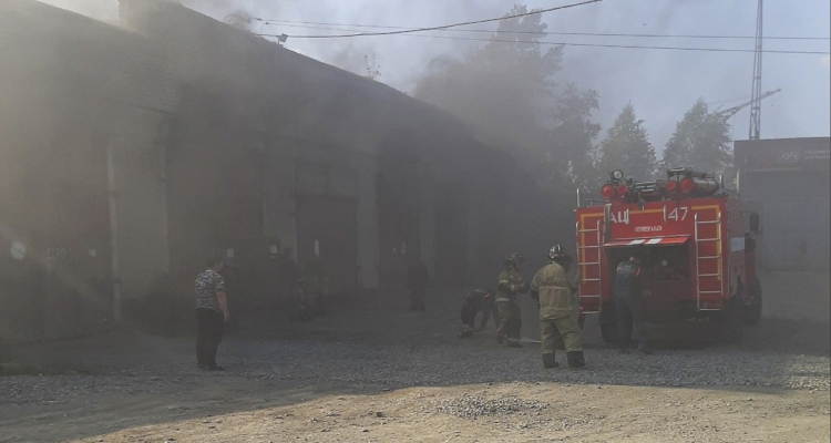 В Первоуральске сгорели два междугородних пассажирских автобуса