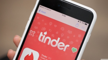 Приложение Tinder завершает работу в России