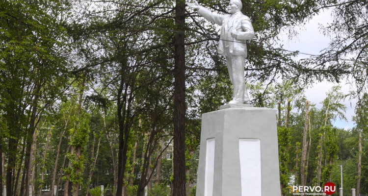 Реставрация памятника вождю мирового пролетариата подходит к завершению
