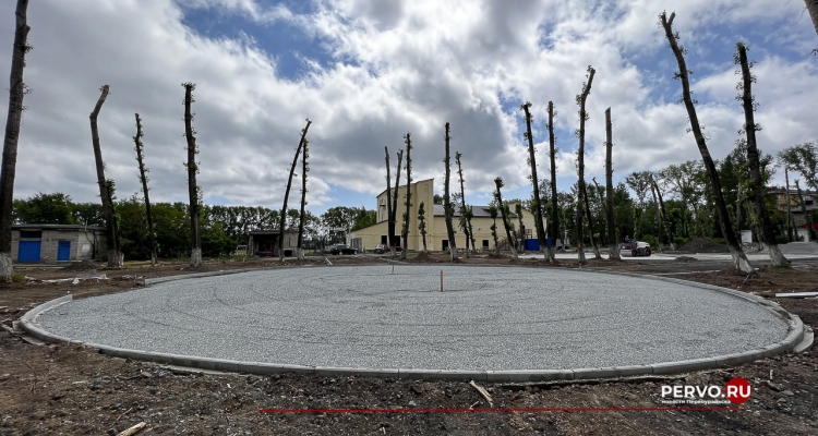 В микрорайоне Хромпик проходит реконструкция парка ДК имени Ленина