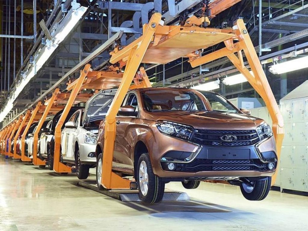«АвтоВАЗ» отгружает дилерам разукомплектованные автомобили Lada