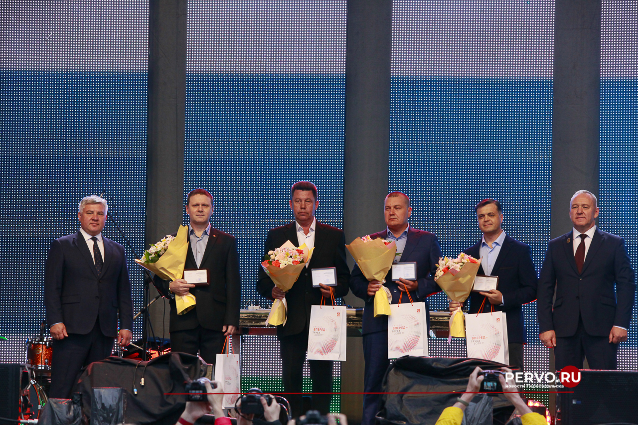 В Первоуральске металлурги встретили праздник в компании «Дискотека Авария» 