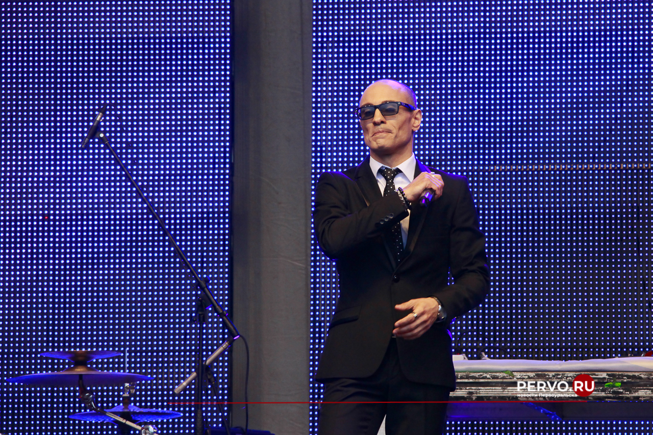 В Первоуральске металлурги встретили праздник в компании «Дискотека Авария» 