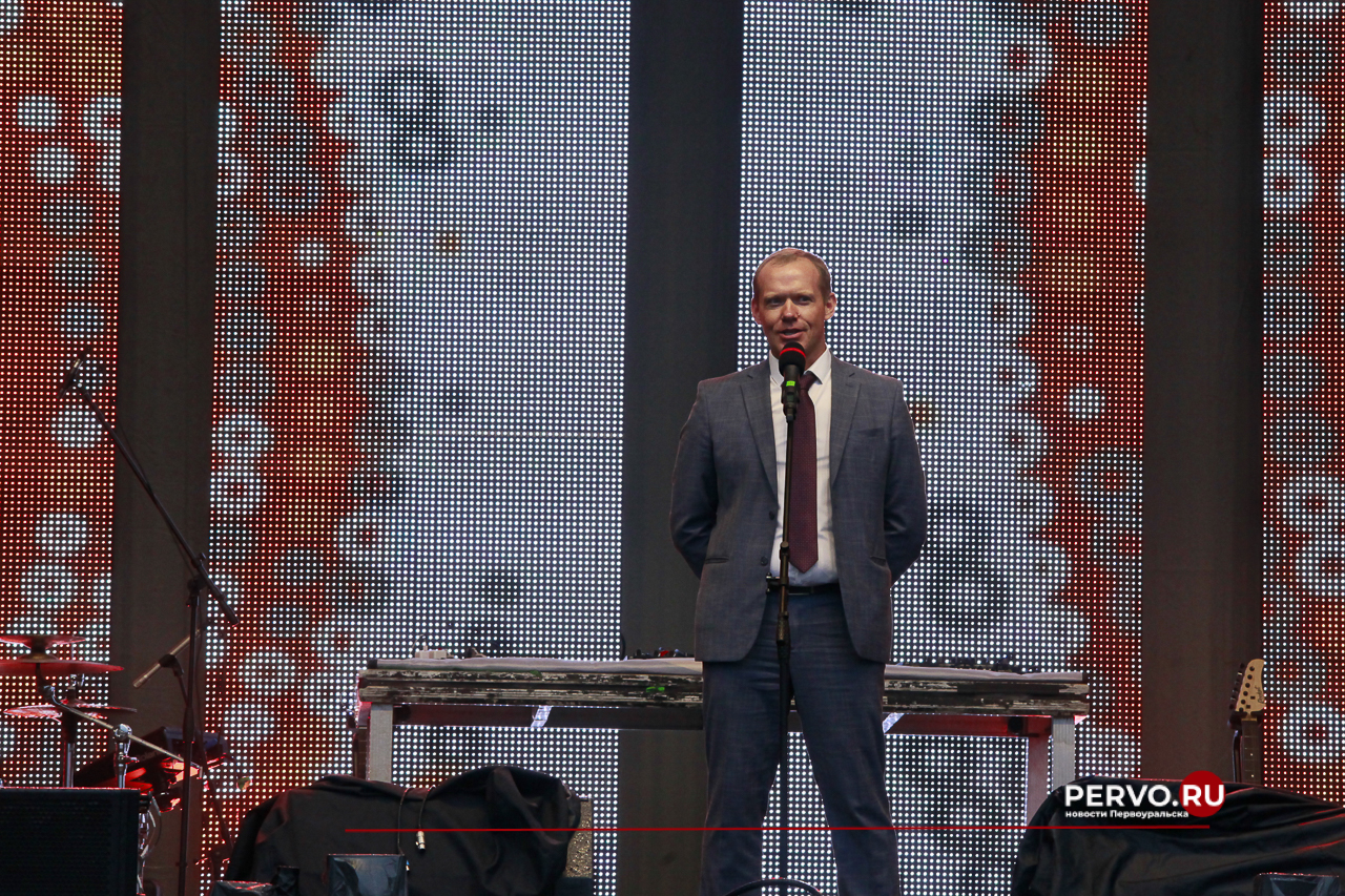 В Первоуральске металлурги встретили праздник в компании «Дискотека Авария» 