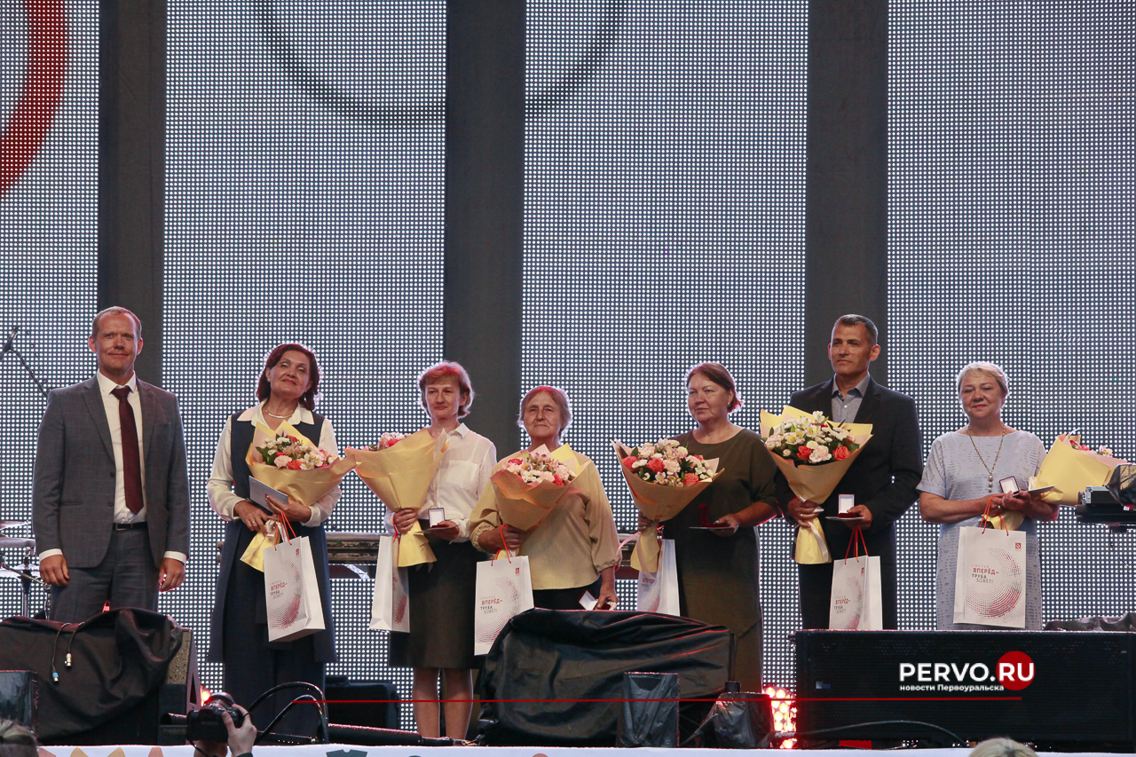 В Первоуральске металлурги встретили праздник в компании «Дискотека Авария» 