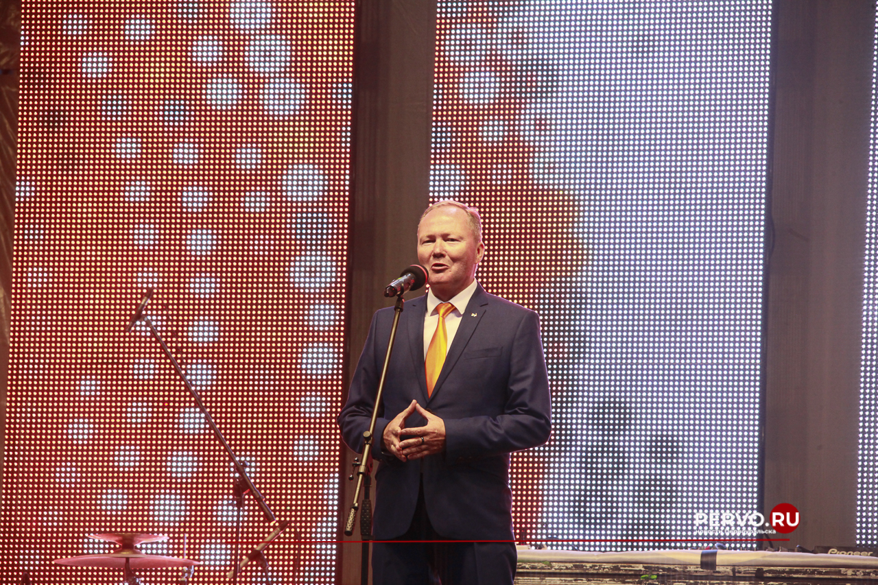 В Первоуральске металлурги встретили праздник в компании «Дискотека Авария» 