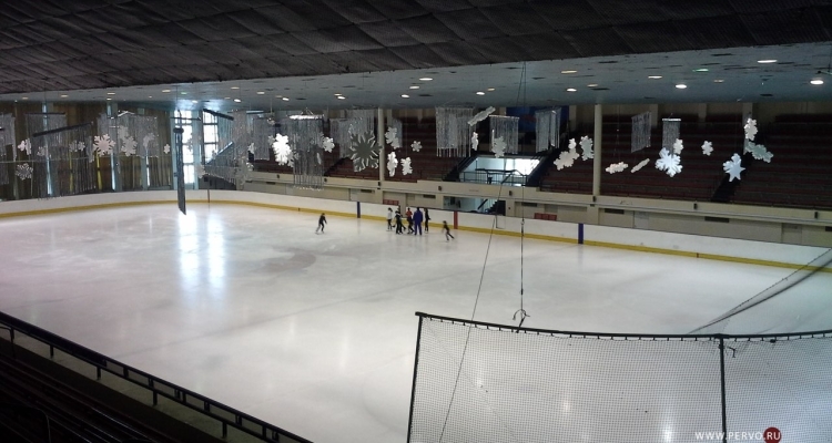 Ледовый дворец спорта приглашает всех на массовое катание