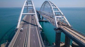 Минимум два человека погибли в результате падения пролета Крымского моста