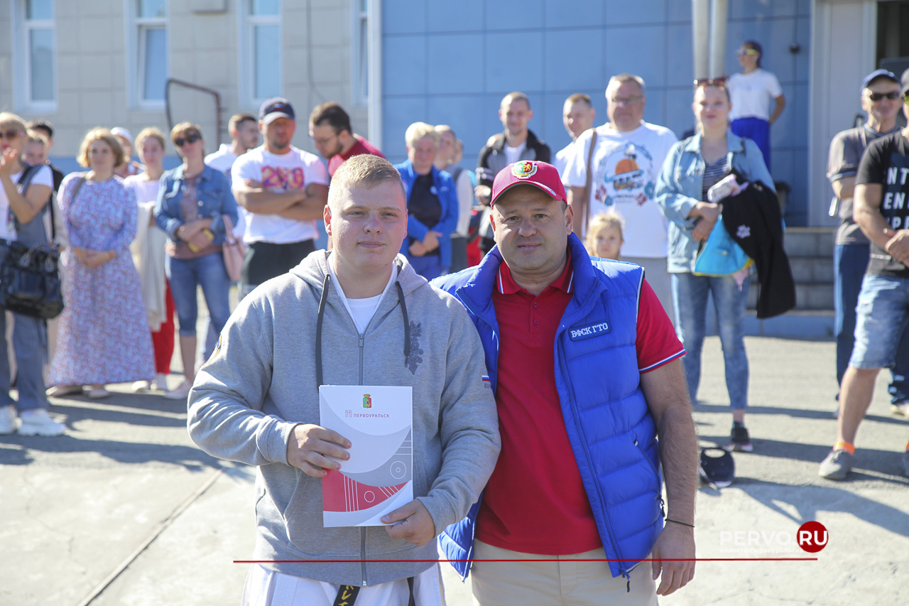 Жители Первоуральска провели День физкультурника. Фотографии