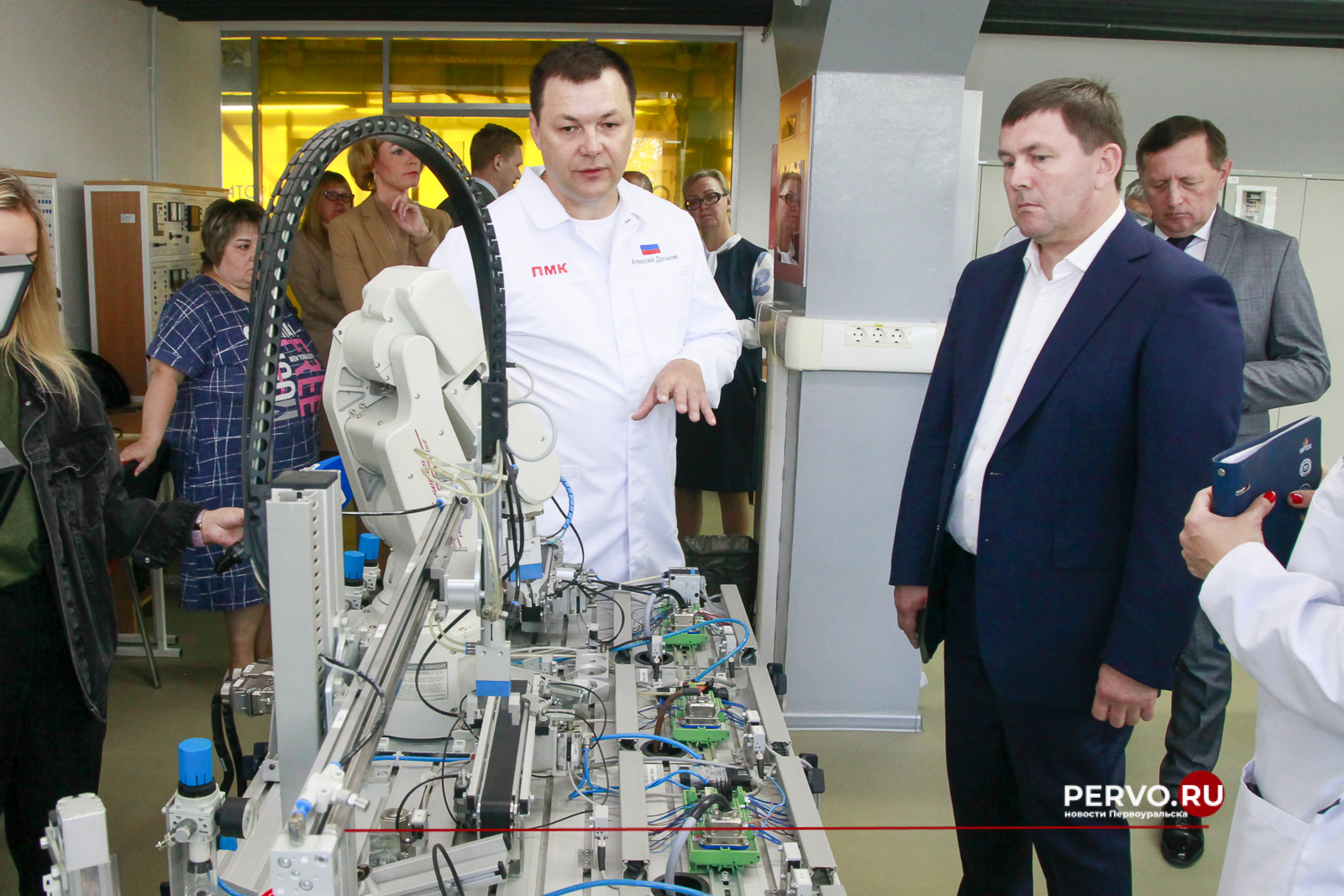 В Первоуральске заместитель губернатора провёл заседание наблюдательного совета Профессионалитета