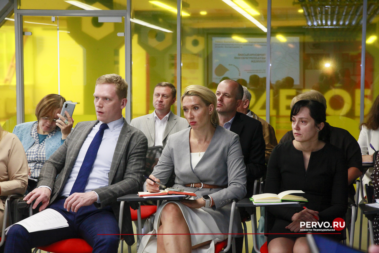 В Первоуральске заместитель губернатора провёл заседание наблюдательного совета Профессионалитета