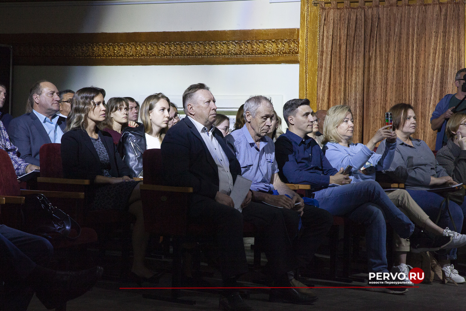 В театре «Вариант» обсудили программы развития города «Первоуральск для тебя»