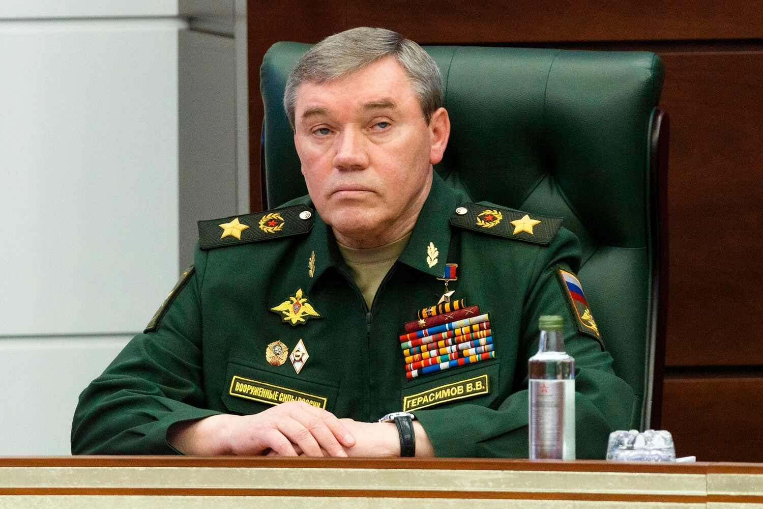 Начальник Генштаба ВС РФ проверил передовой пункт управления войск