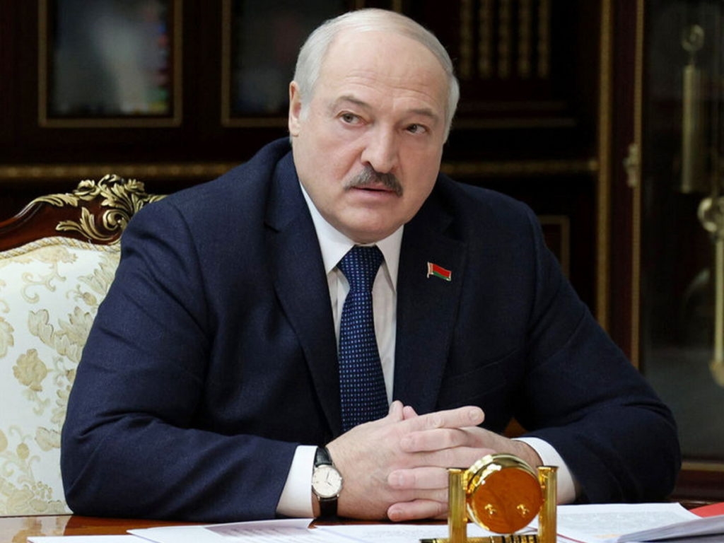 Лукашенко заявил о попадании Белоруссии в «международный замес»