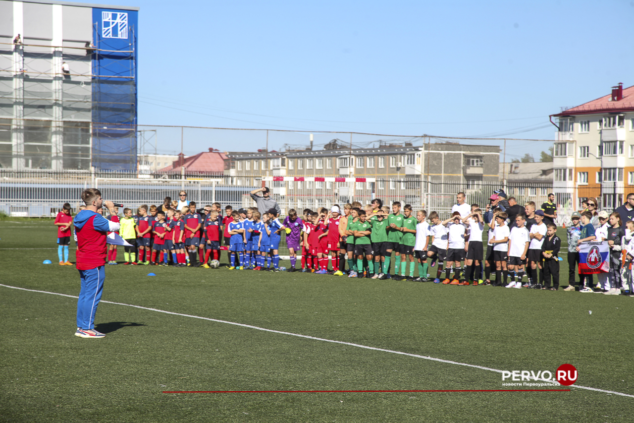 Жители Первоуральска провели День физкультурника. Фотографии