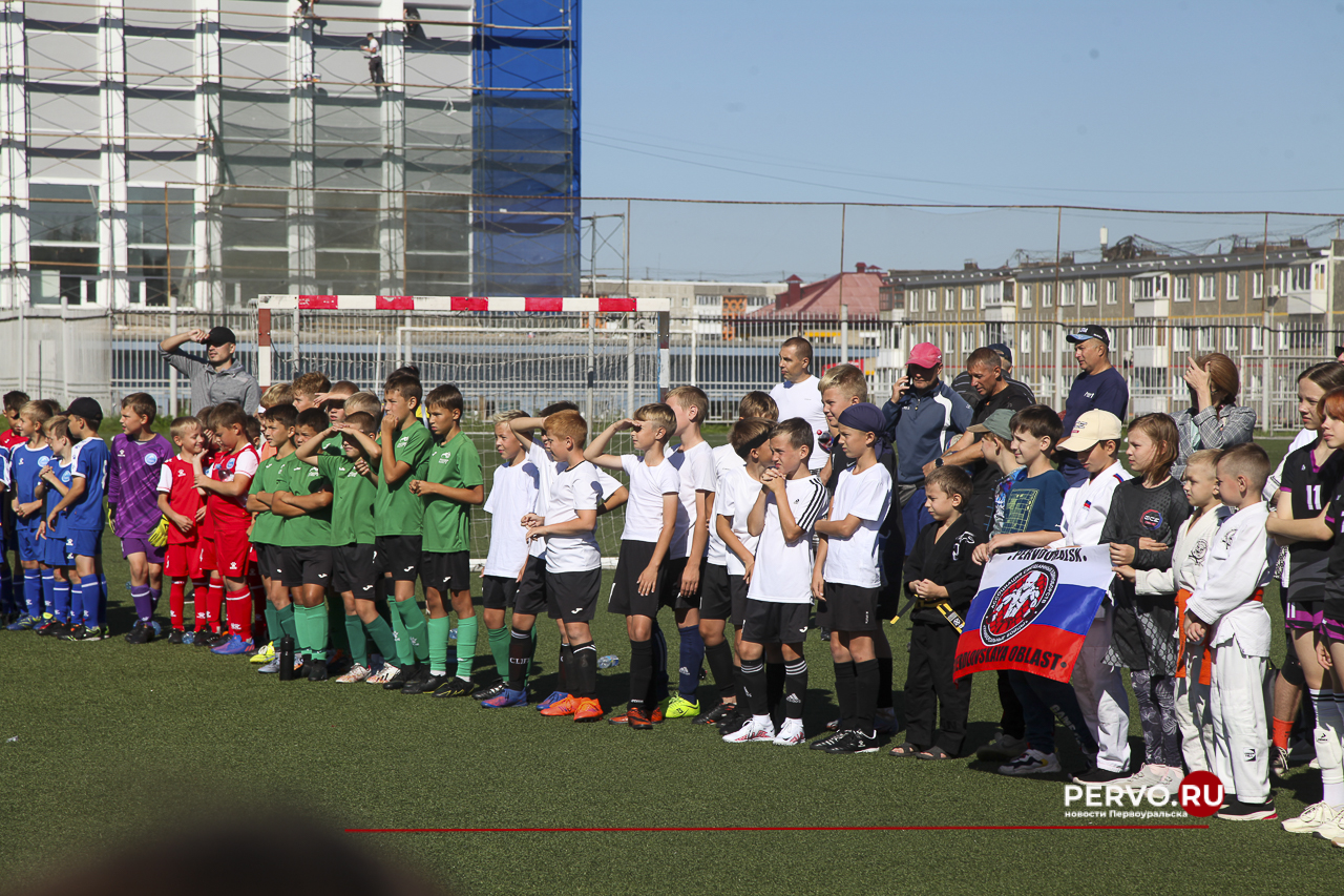 Жители Первоуральска провели День физкультурника. Фотографии