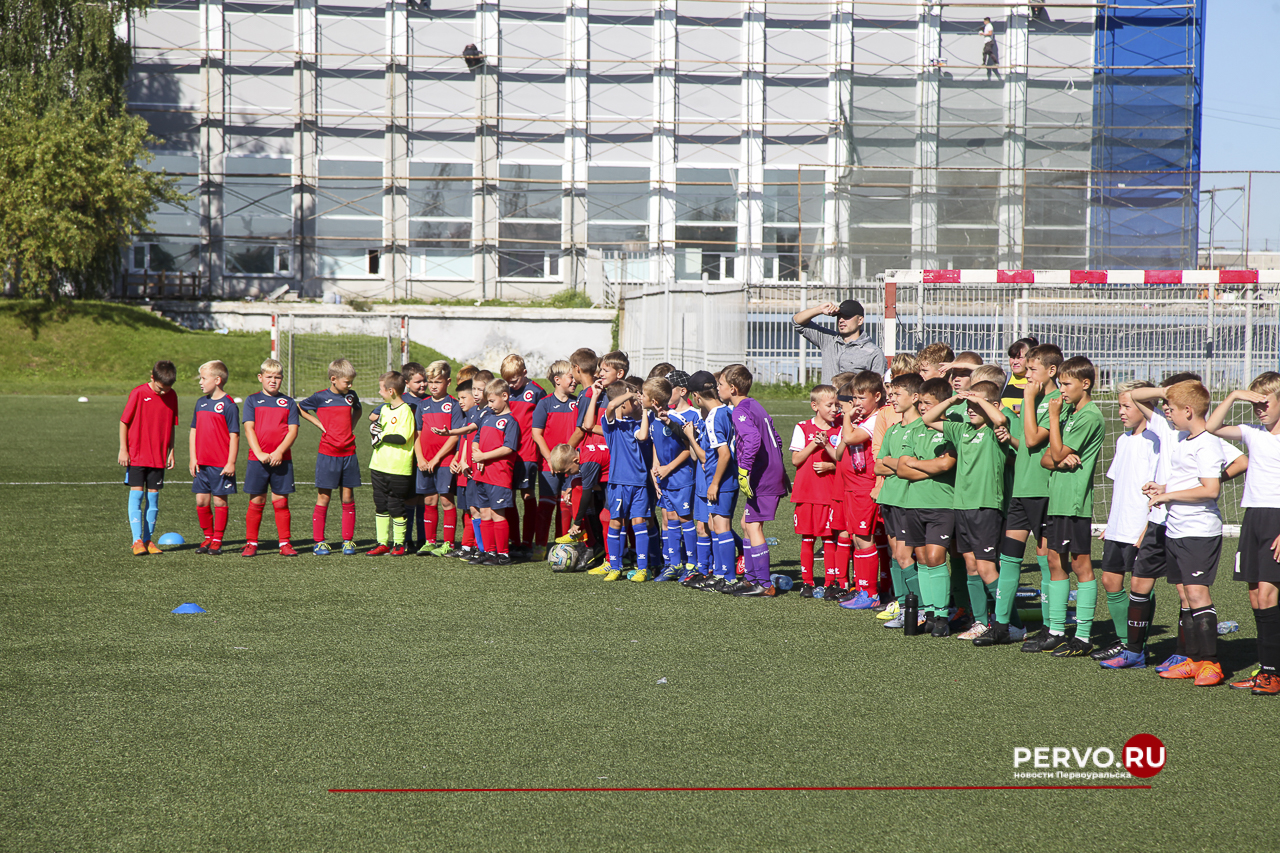Жители Первоуральска провели День физкультурника. Фотографии