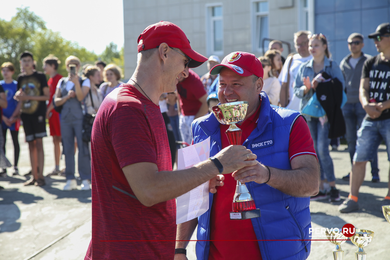 Жители Первоуральска провели День физкультурника. Фотографии