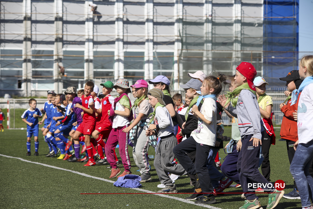 Жители Первоуральска провели День физкультурника. Фотографии