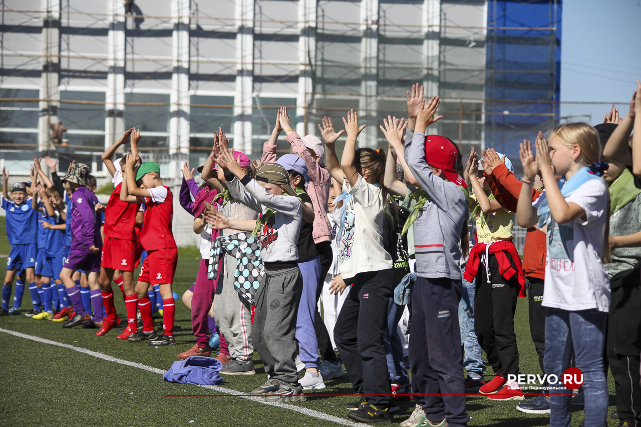 Жители Первоуральска провели День физкультурника. Фотографии