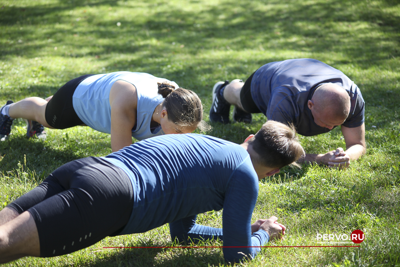 Жители Первоуральска провели День физкультурника. Фотографии