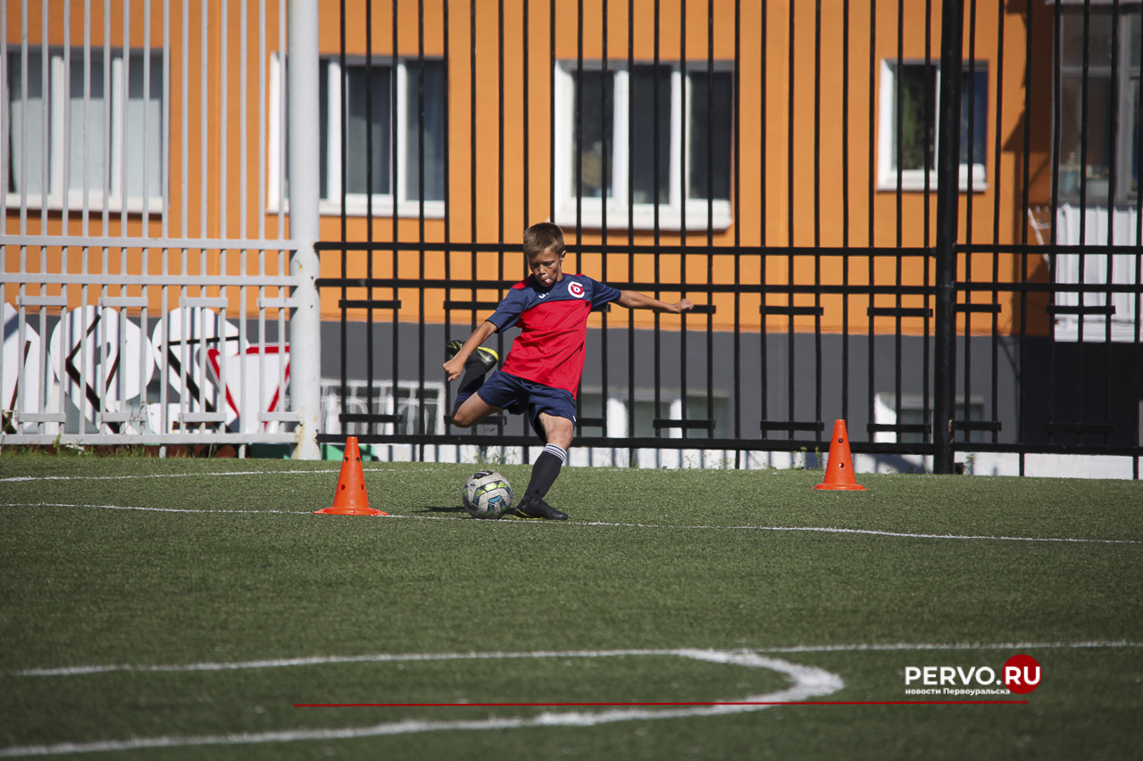 Жители Первоуральска провели День физкультурника. Фотографии
