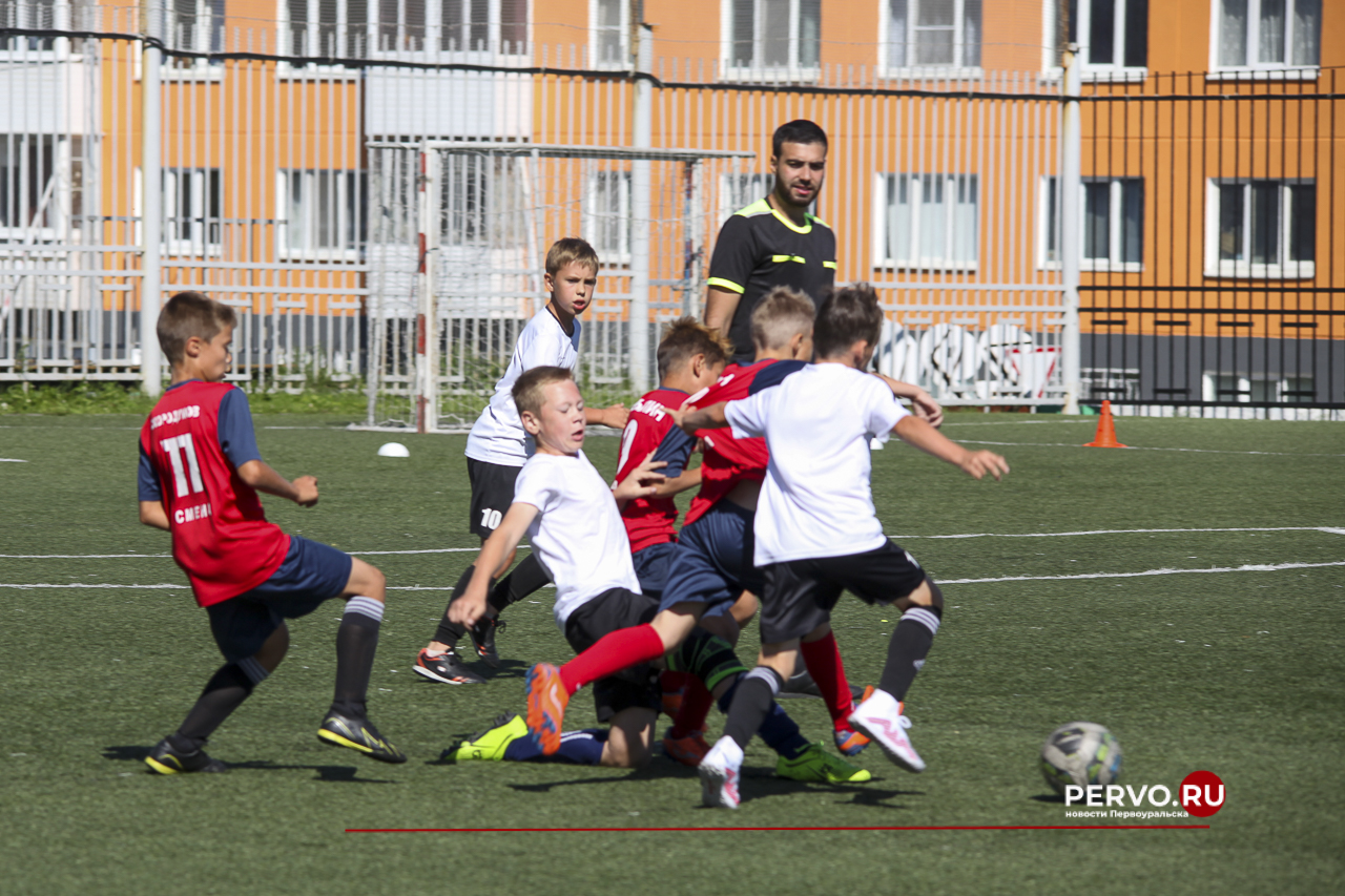 Жители Первоуральска провели День физкультурника. Фотографии