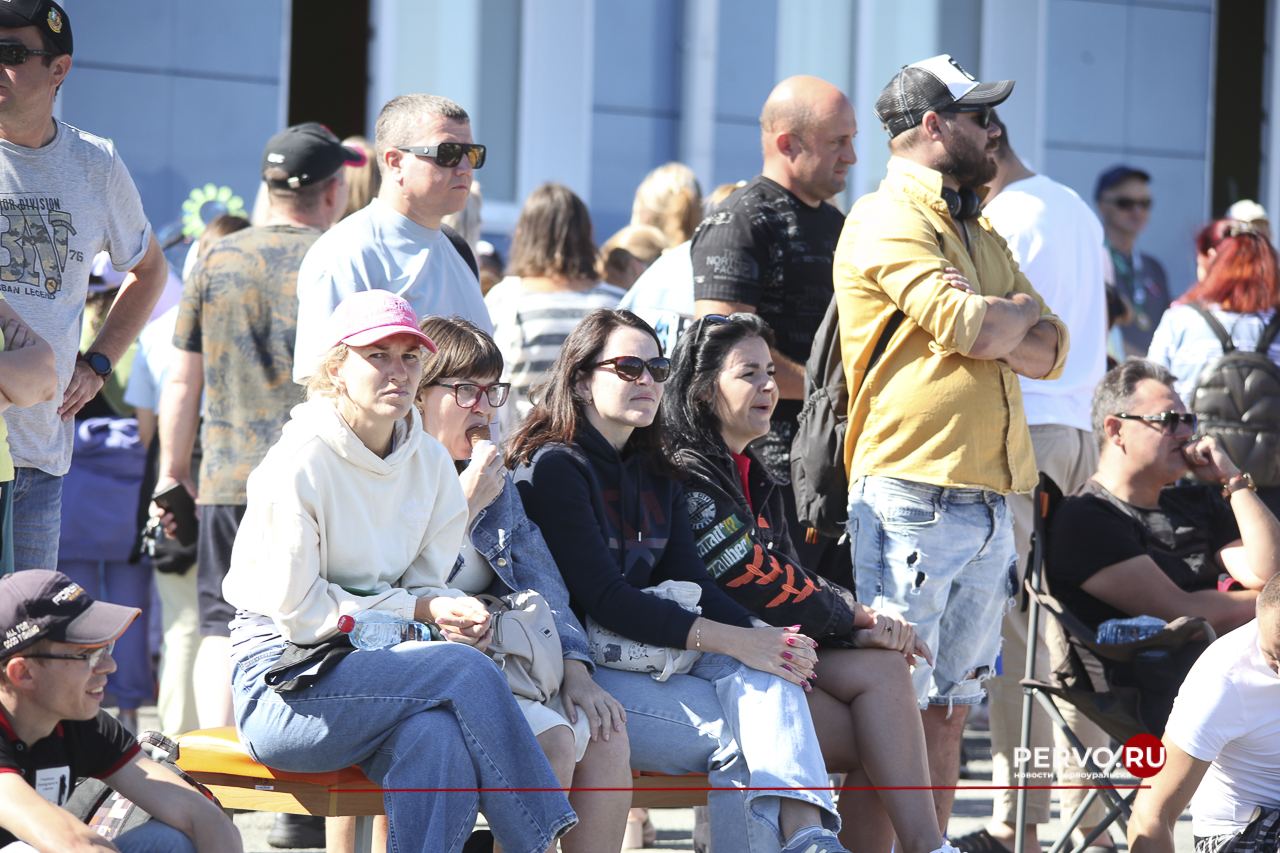 Жители Первоуральска провели День физкультурника. Фотографии