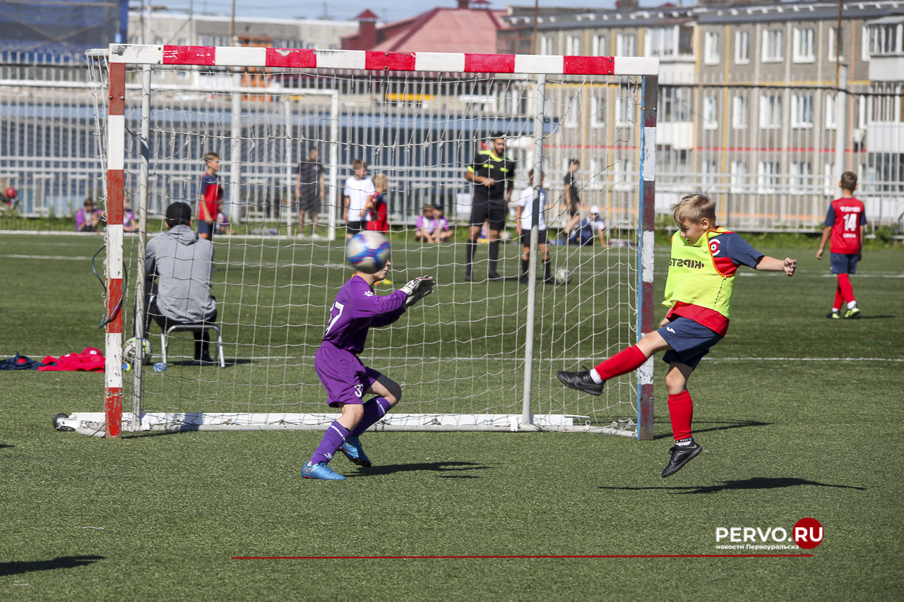 Жители Первоуральска провели День физкультурника. Фотографии
