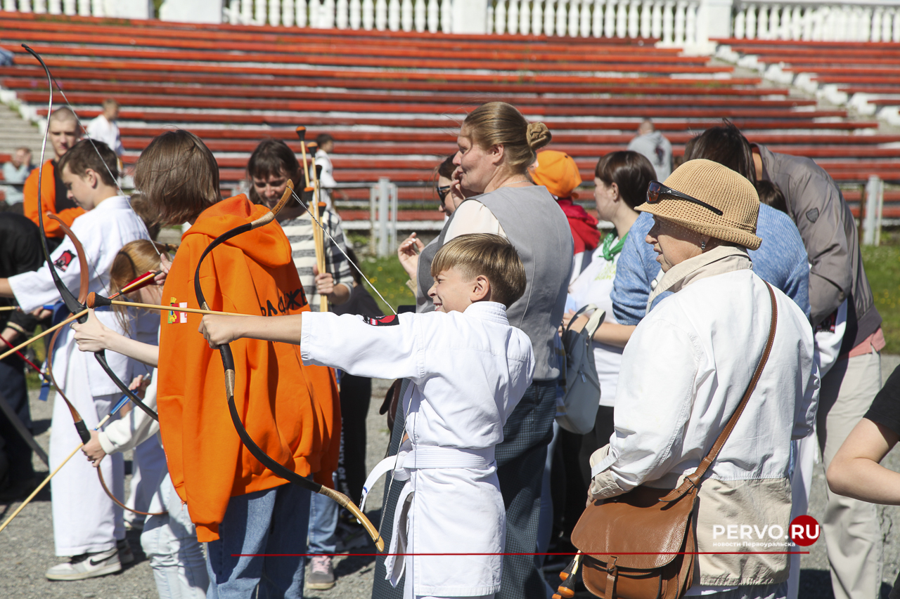 Жители Первоуральска провели День физкультурника. Фотографии