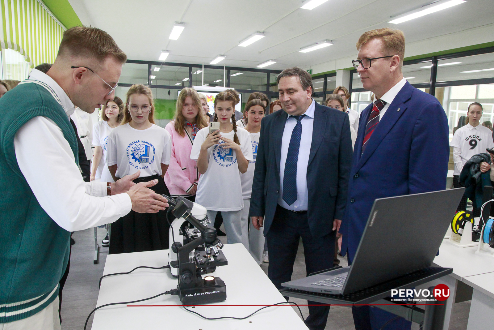Сегодня в Первоуральске открыли учебный класс биологии в рамках проекта «Уральская инженерная школа»