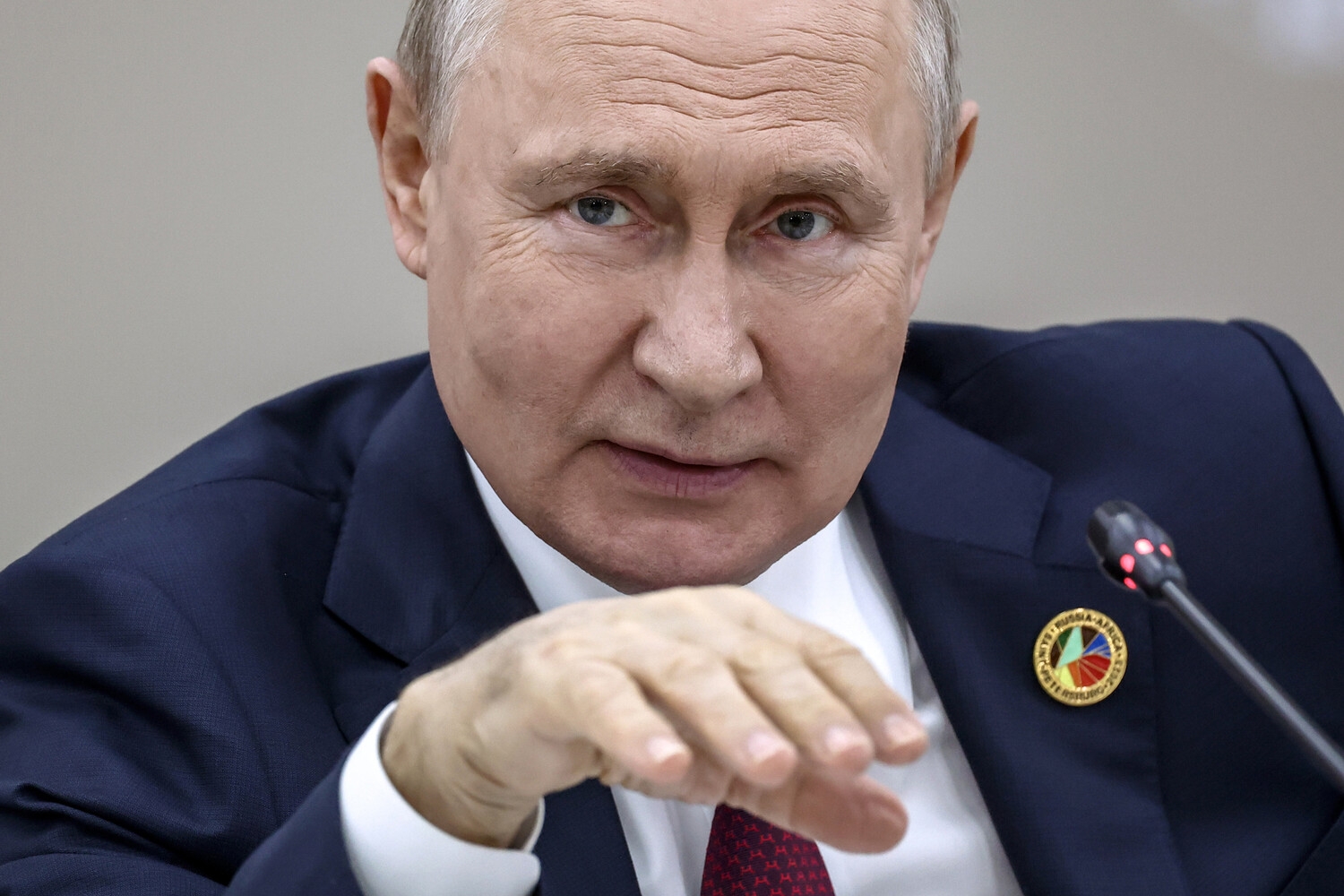 Уровень доверия россиян Путину составил 77,7%