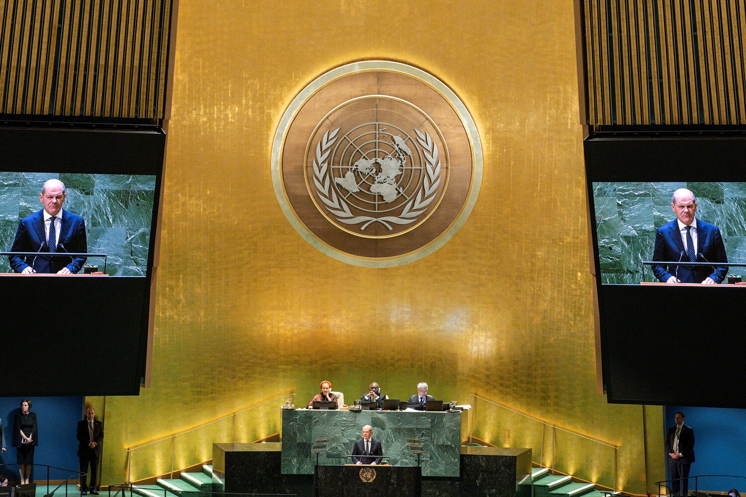 Российский сенатор назвал тревожный для Шольца знак на Генассамблее ООН